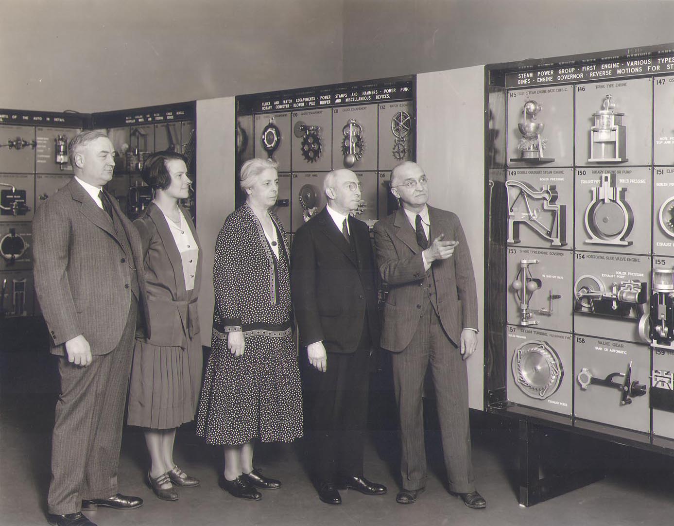 1933 Photo of Newark installation of Mechanical Models exhibit