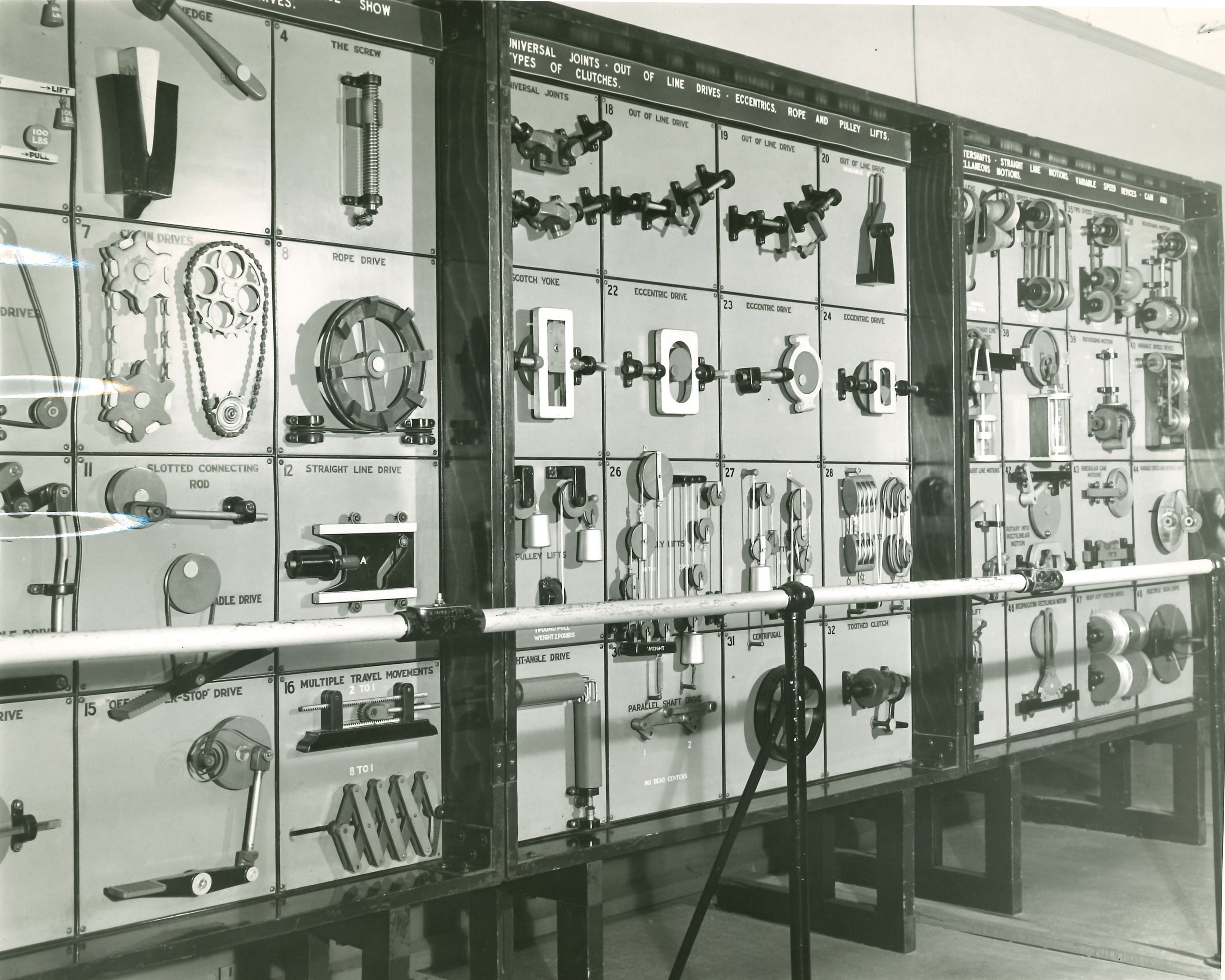 1953 Photo of Newark installation of Mechanical Models exhibit