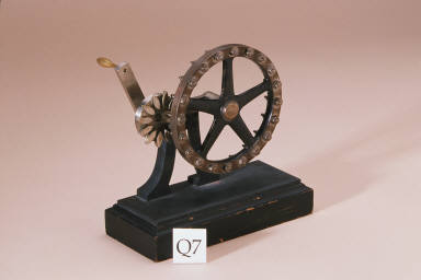 Shield Gearing, (Disc Wheels)
model from Reuleaux Collection in Cornell KMODDL